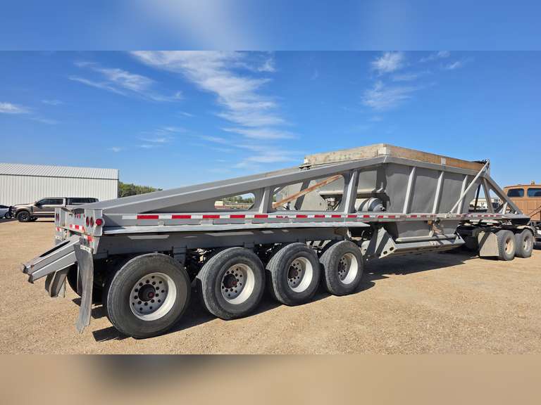 2004 Trail King belly dump trailer, Caldwell Idaho Photo of a 2004 Trail King 50 ft belly dump trailer at the Armstrong Western yard in Caldwell, Idaho