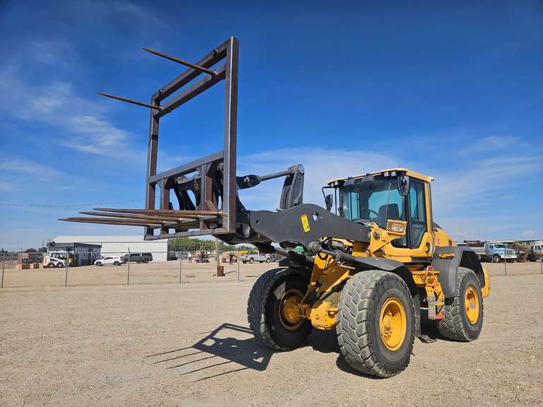 2019 Volvo L90H wheel loader, southwest Idaho equipment auction Photo of a 2019 Volvo L90H wheel loader with hay forks consigned to a southwest Idaho equipment auction