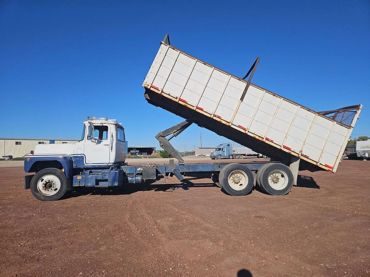 1974 Mack silage dump truck Lot 4800