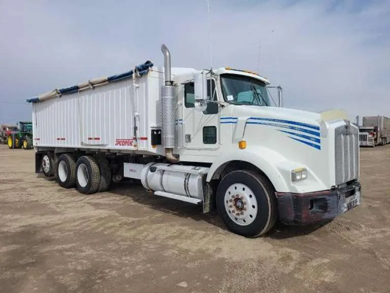 1999 Kenworth T800 Tandem Axle Truck W/Self-Unloading Bed, sold March 2023