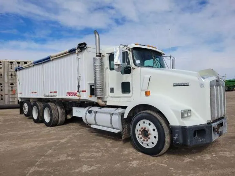 1999 Kenworth T800 Tandem Axle Truck W/Self-Unloading Bed, sold March 2023