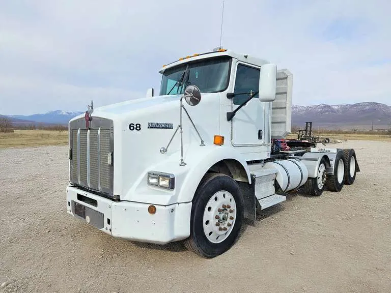 2005 Kenworth T800B Day Cab Truck, sold March 2026
