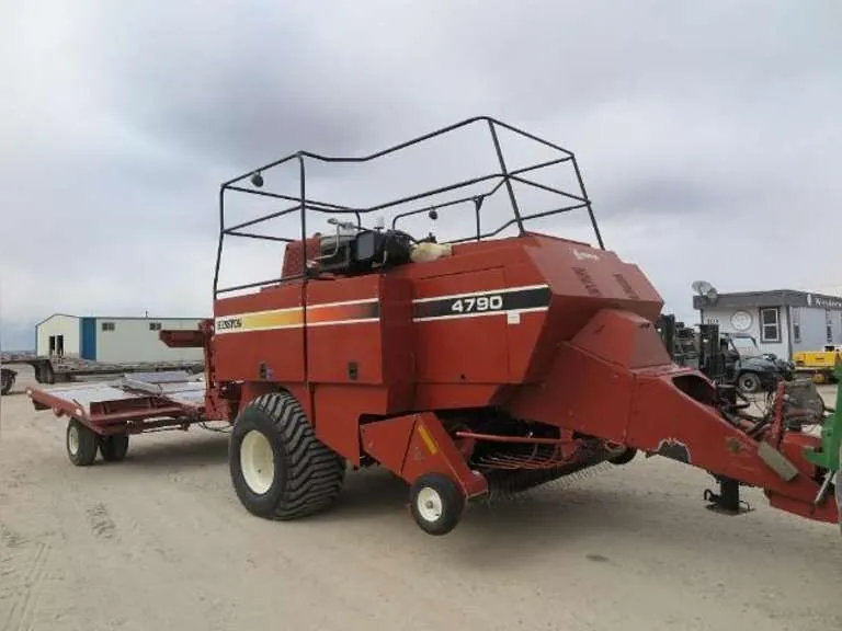 Hesston 4790 - 3x4 baler with accumulator, sold March 2022