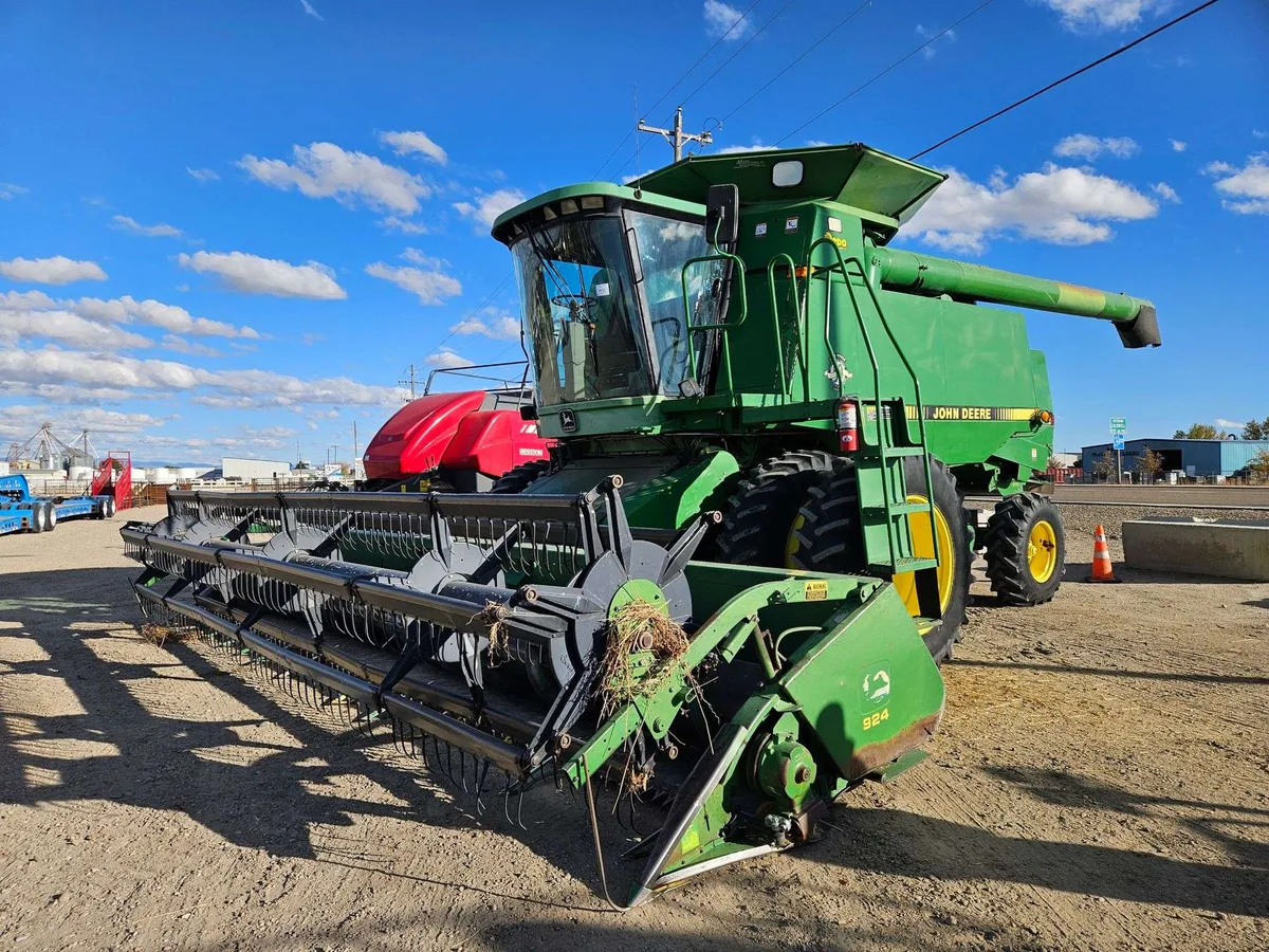 John Deere 9600 combine with 924 header Lot 2450