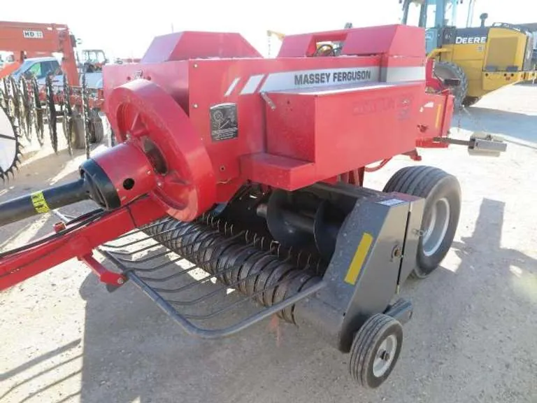 Massey Ferguson 1841 16" x 18" Inline Hay Baler, sold March 2022