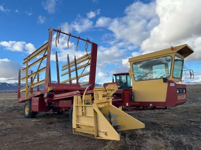 New Holland 1095 Self Propelled Stack Wagon, sold April 2024