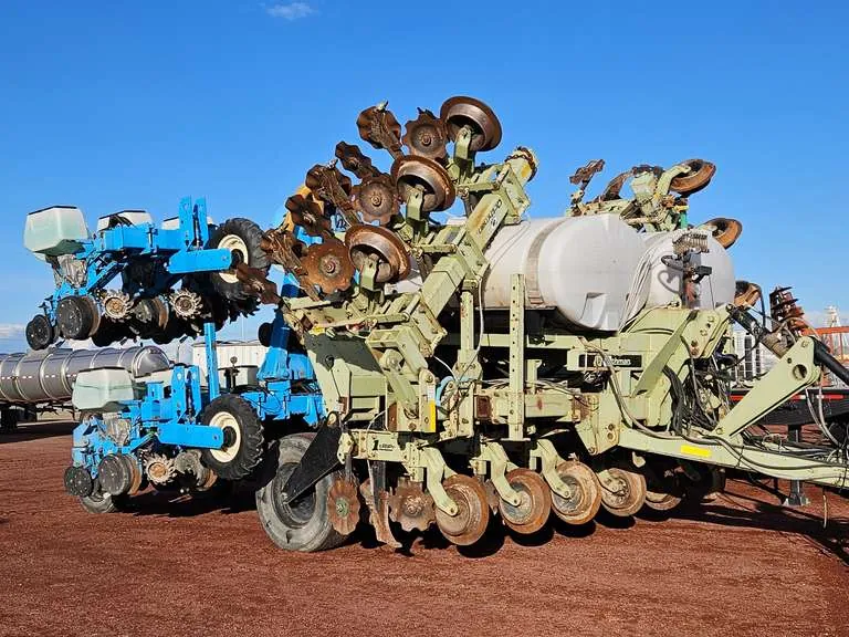 Orthman 1tRIPr Combo Caddy with Monosem 24-Row Corn Planter, sold March 2024