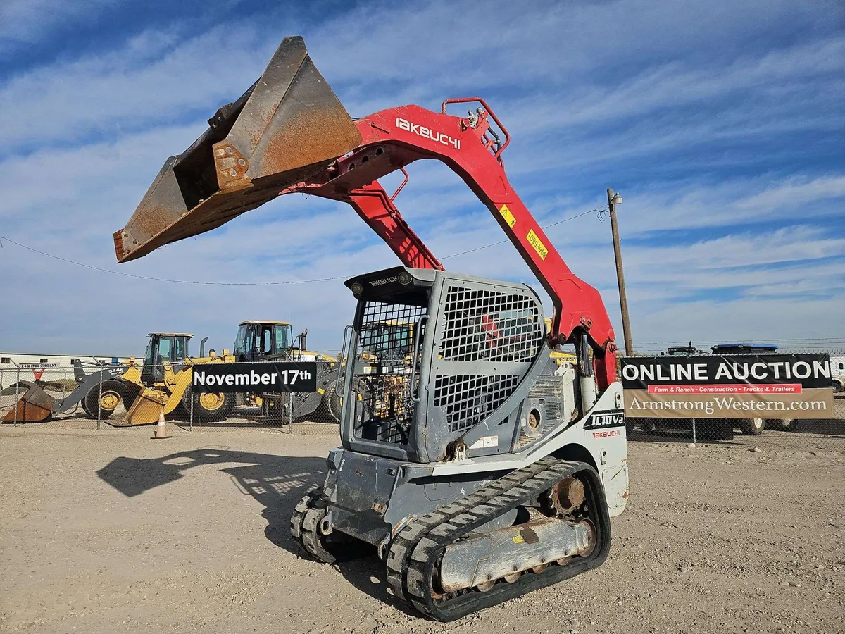 Takeuchi TL10V-2 track loader Lot 3375